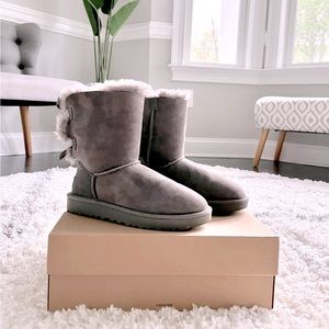 UGG Bailey Bow Gray Suede Leather Boots with Fleece Lining & Ribbon Accent 6 💕